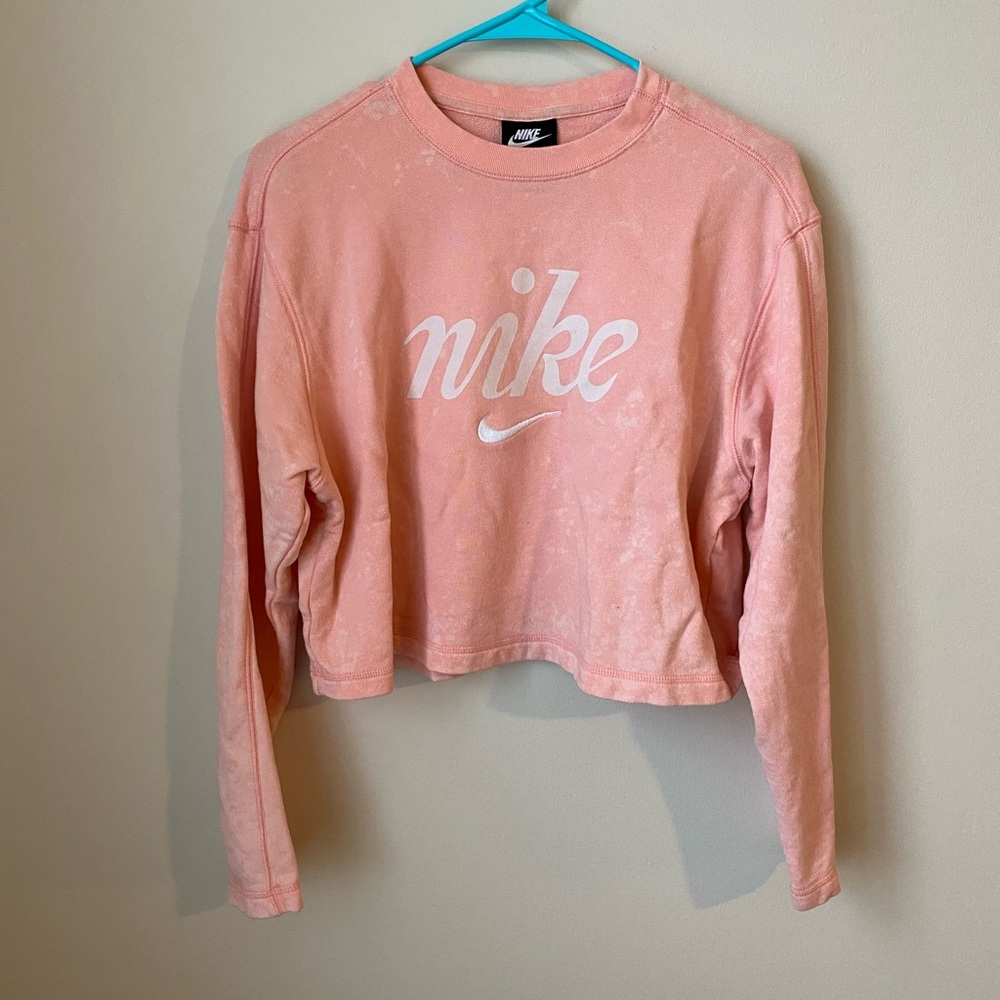100% cotton pink Nike acid wash cropped crewneck sweatshirt, size L
